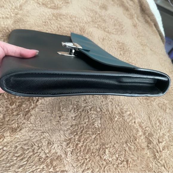 Prada - Picture 10 of 13